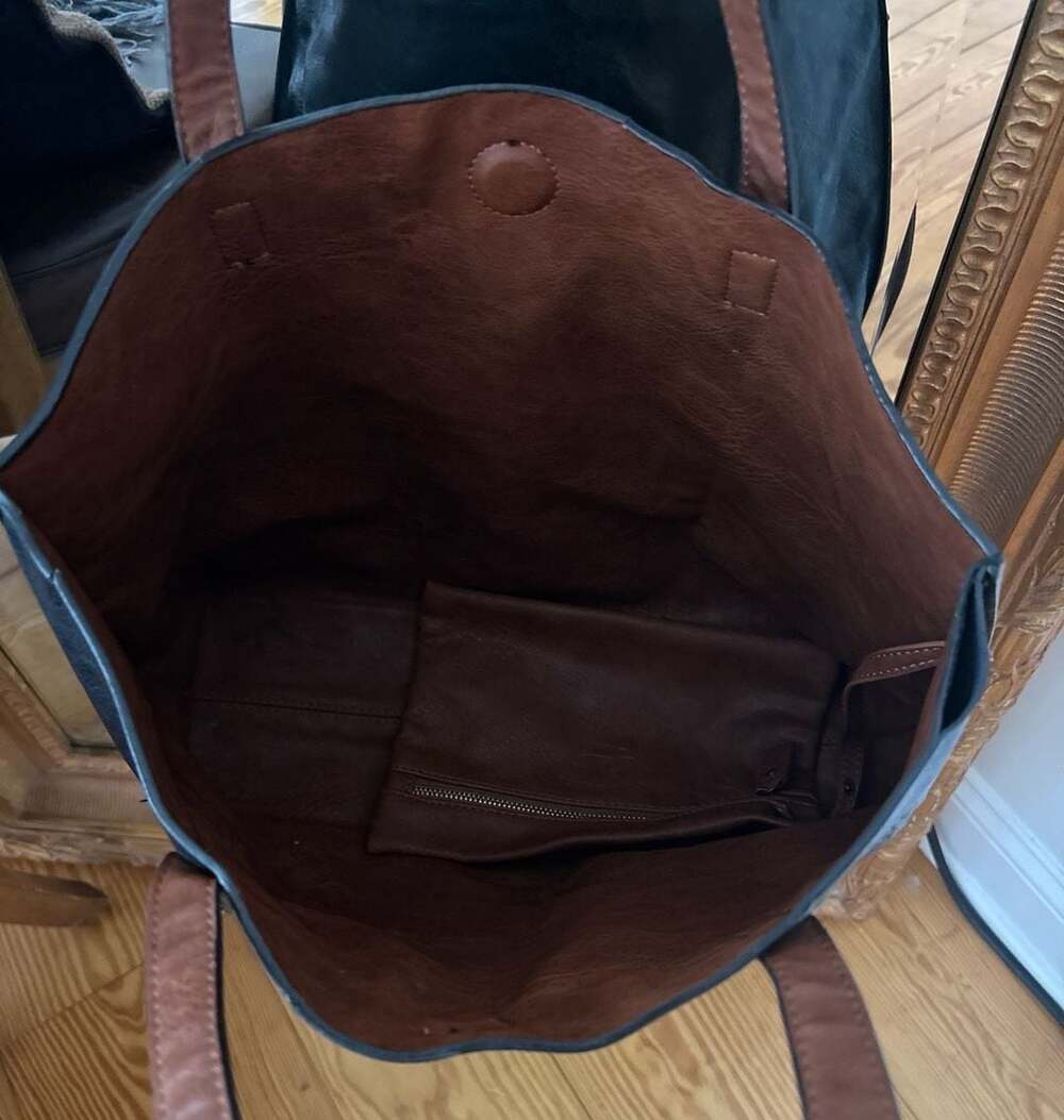 G.H. Bass & Co. Black Leather Tote Bag with Brown Interior - Picture 5 of 8